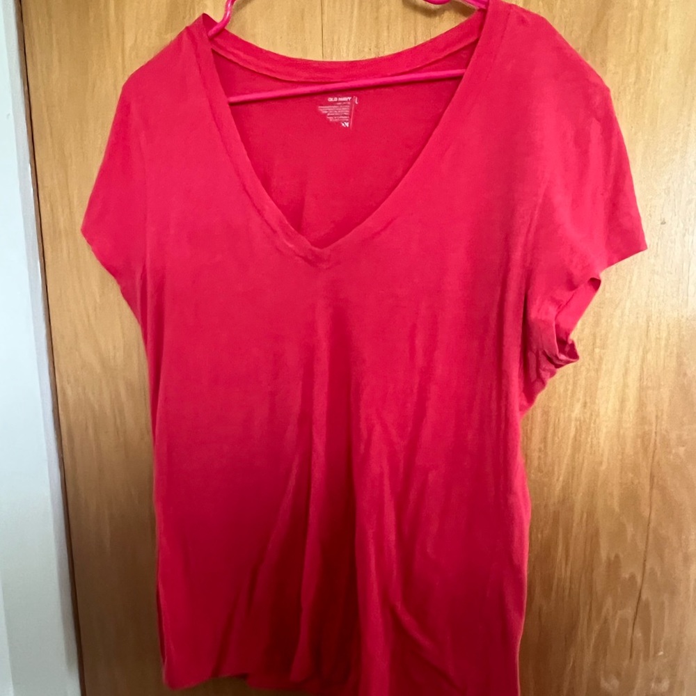 Pink/orange v-neck t-shirt. Size: Large. Brand: Old Navy. 100% cotton.